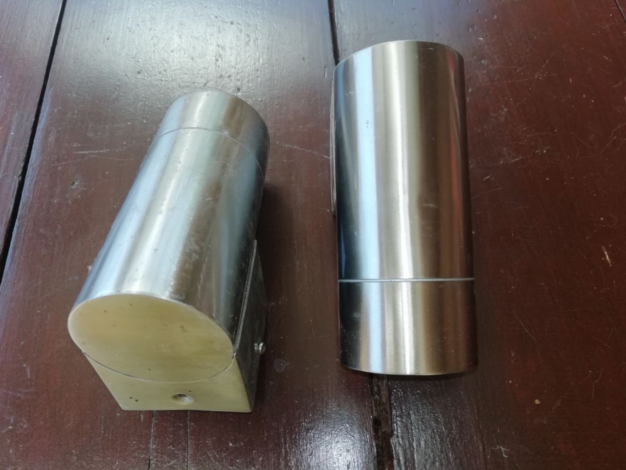 6 stainless steel lamps - ceiling or wall mounting possible