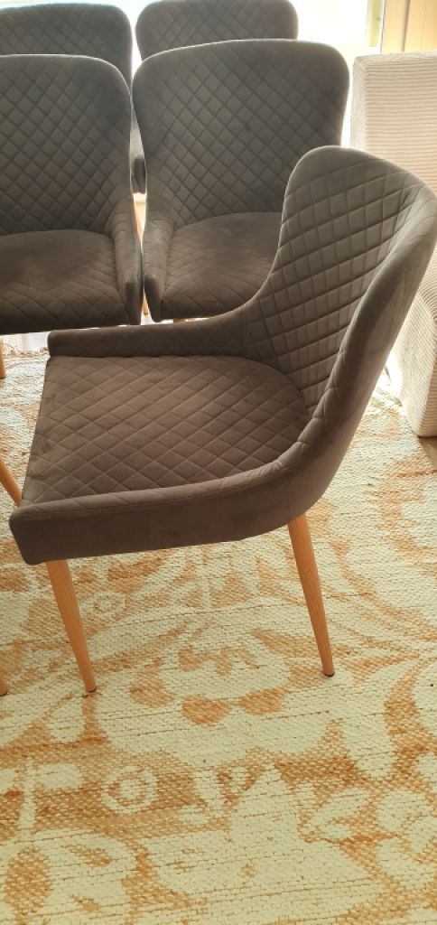 8 elegantes  sillas de comedor