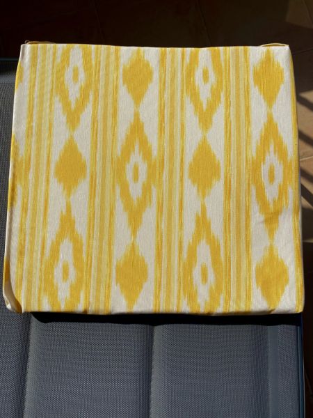 8 neue, gelb/weiße handgenähte Sitzkissen mit Klettverschluss usw.