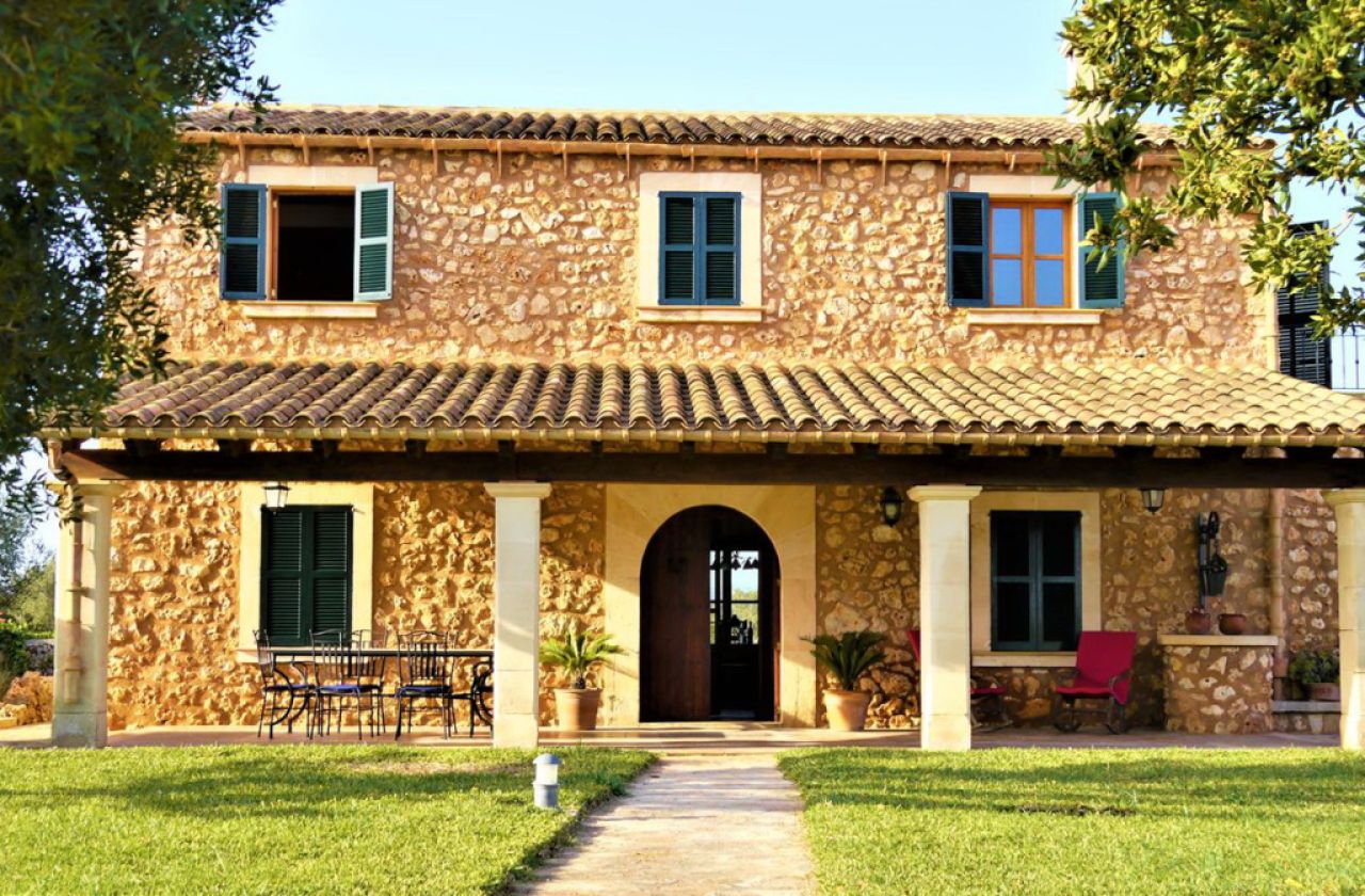 AB JANUAR 26:  Zweietagenfinca mit Pool und Ölzentralheizung bei Cala Mandia -- F 269