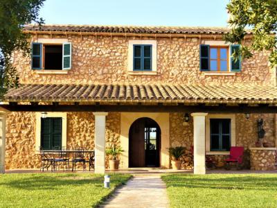 AB JANUAR 26:  Zweietagenfinca mit Pool und Ölzentralheizung bei Cala Mandia -- F 269