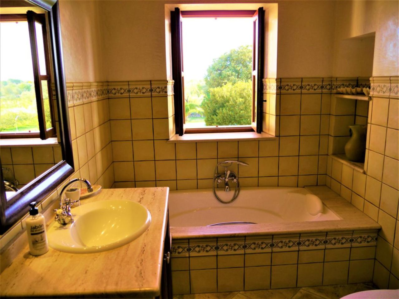 AB JANUAR 26:  Zweietagenfinca mit Pool und Ölzentralheizung bei Cala Mandia -- F 269