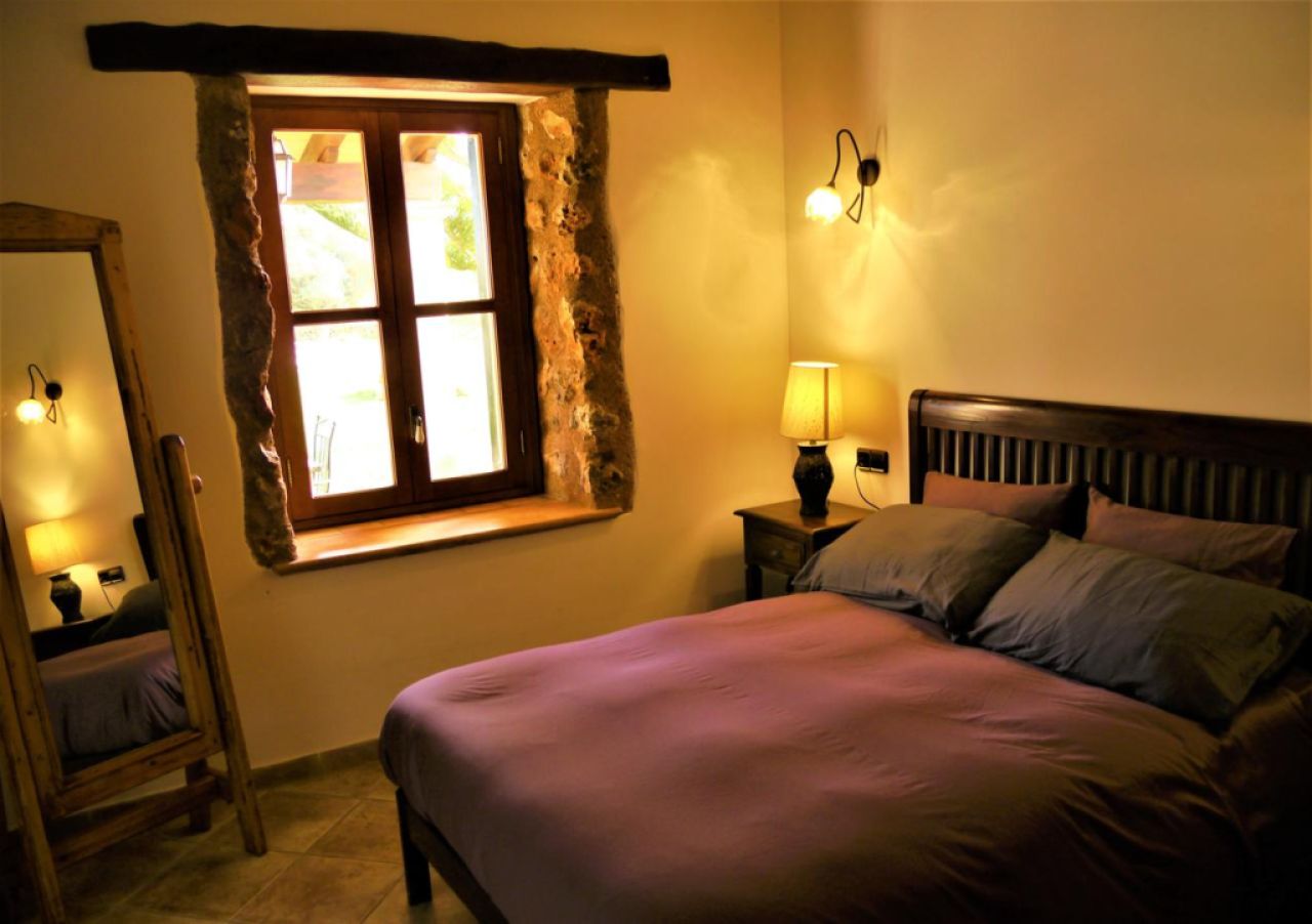 AB JANUAR 26:  Zweietagenfinca mit Pool und Ölzentralheizung bei Cala Mandia -- F 269