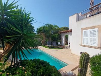 AB JUNI 27; Chalet mit Garten, Pool und Fussbodenheizung in Cala LLombards -- CH 87