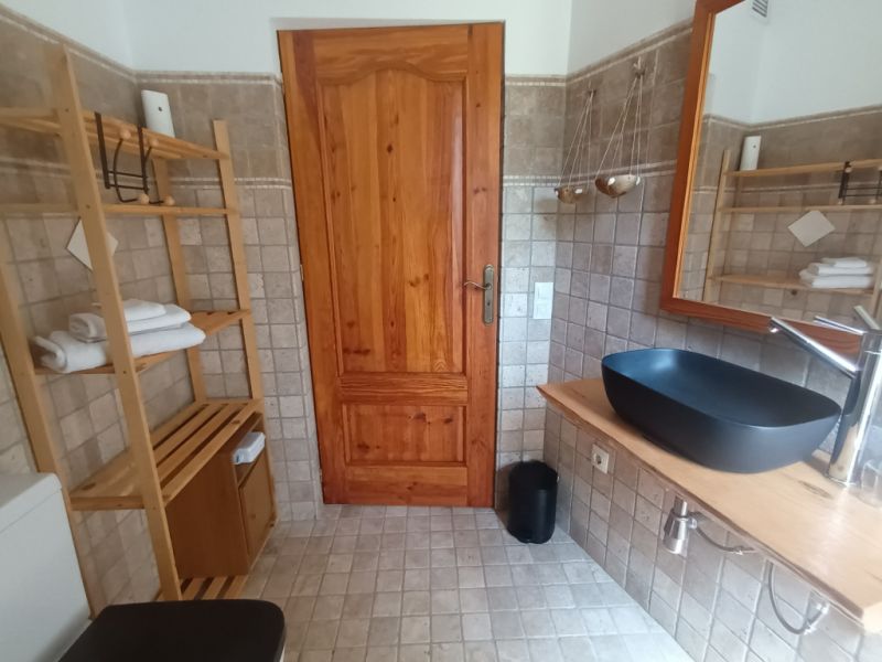 AB JUNI 27; Chalet mit Garten, Pool und Fussbodenheizung in Cala LLombards -- CH 87