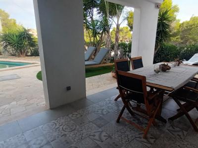 AB JUNI 27; Chalet mit Garten, Pool und Fussbodenheizung in Cala LLombards -- CH 87