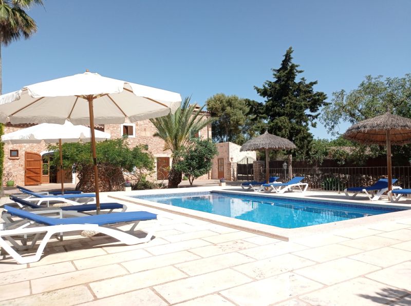 AB NOV 24 frei: Large finca with pool and heating near Portocolom-- F 195