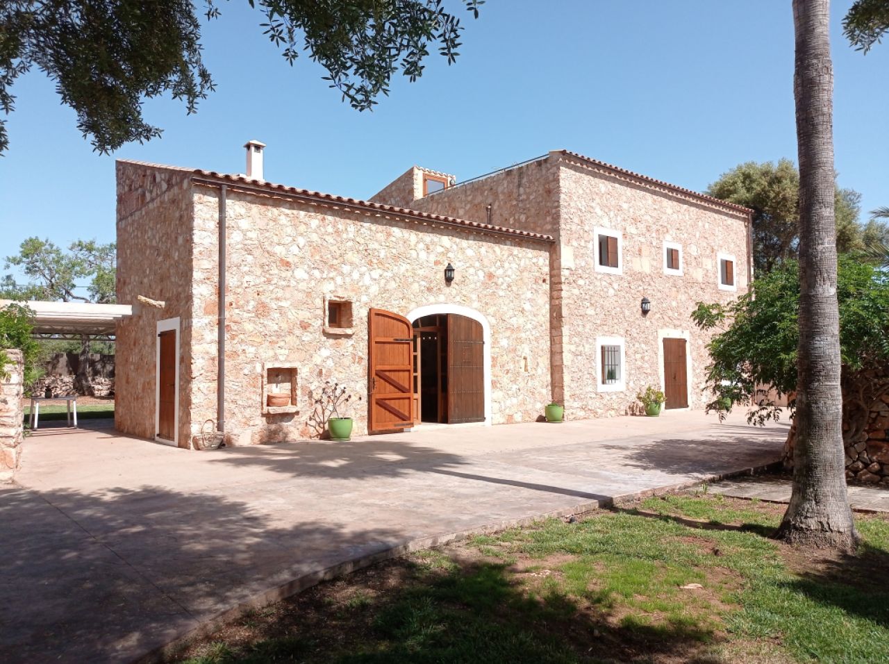 AB NOV 24 frei: Large finca with pool and heating near Portocolom-- F 195