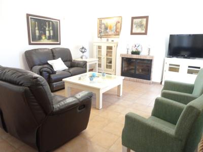 AB NOV 24 frei: Large finca with pool and heating near Portocolom-- F 195