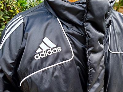 ADIDAS Herren Winterjacke Wasser- und Windabweisend, Farbe Schwarz, Größe L