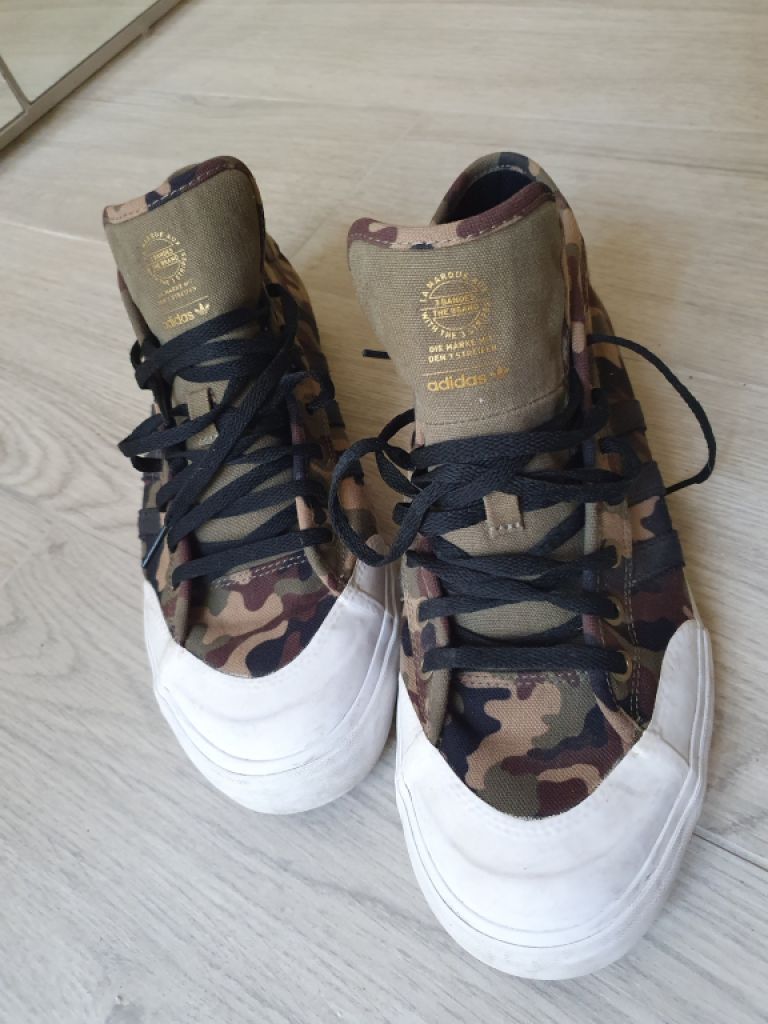 ADIDAS Turnschuhe !!! NEUWERTIG!!!