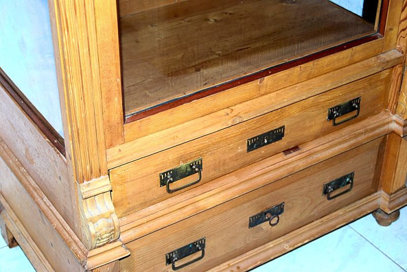 alter Bauern-Vitrinenschrank - Fichte/Lärche