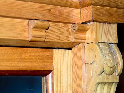 alter Bauern-Vitrinenschrank - Fichte/Lärche