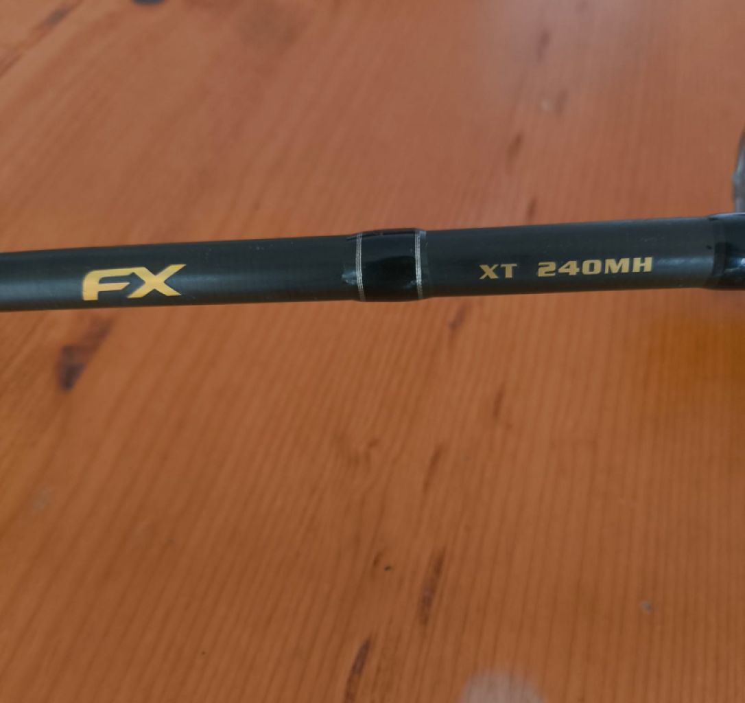 Caña de pescar de fibra de carbono fxxt24mh y carrete crossfire lt 3000-cxh