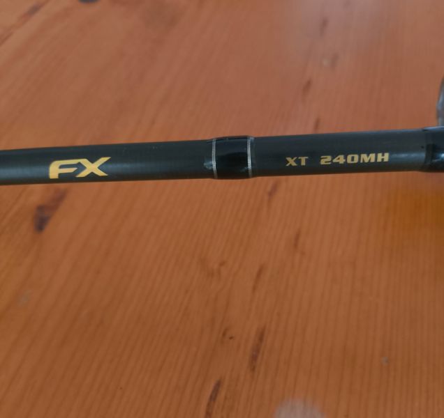 Caña de pescar de fibra de carbono fxxt24mh y carrete crossfire lt 3000-cxh