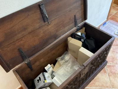 Antike Spanische Truhe ca.1900 mit Handschnitzarbeiten