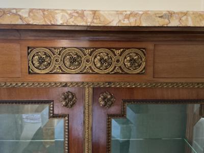 Antike Vitrine Louis XVI/ Neoklassizismus, Marmorplatte, ca.160 x 85 x 43 cm