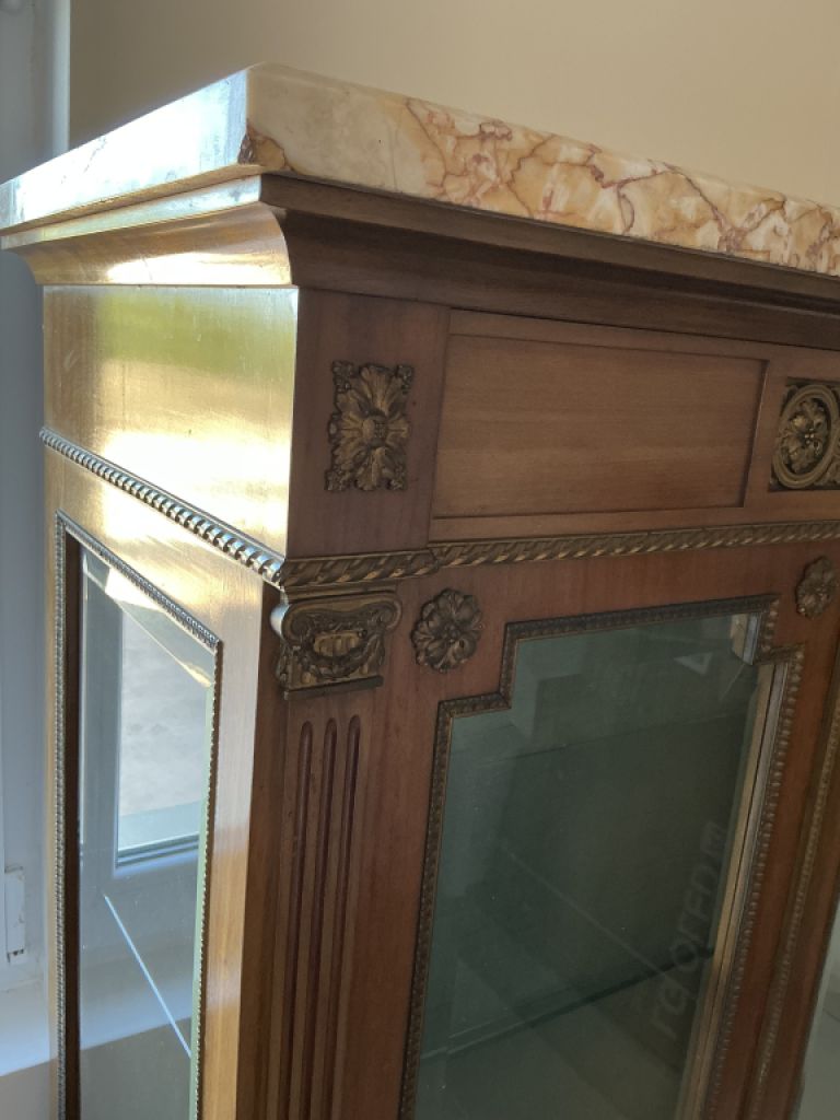 Antike Vitrine Louis XVI/ Neoklassizismus, Marmorplatte, ca.160 x 85 x 43 cm
