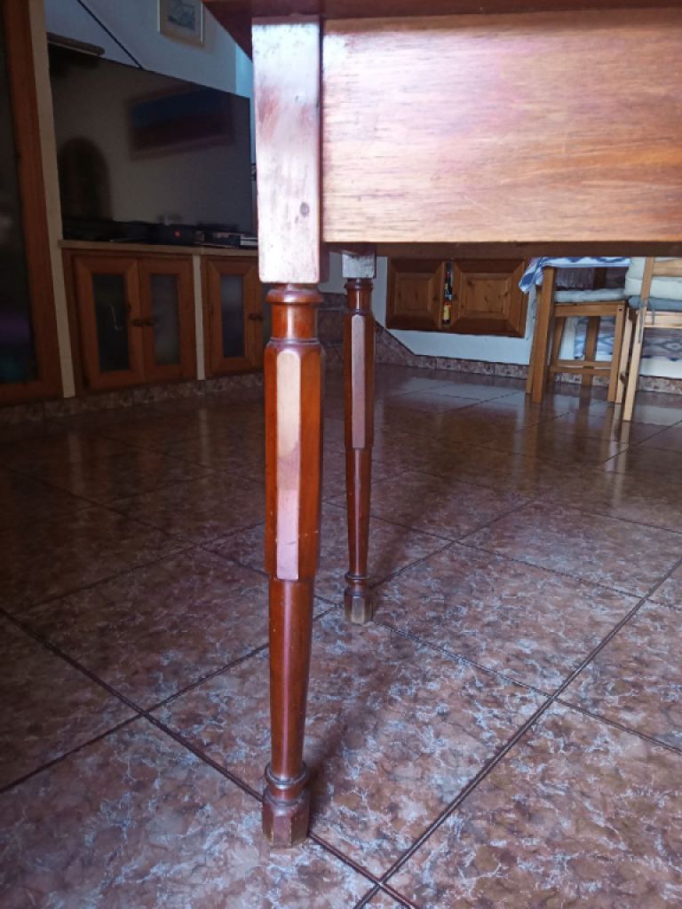 Antiker Beistelltisch