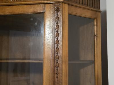 antiker Eckschrank in Nußbaum, Louis Seize