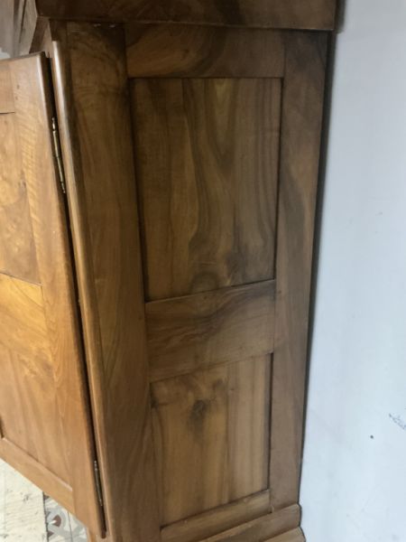 Antiker Kirschholzschrank – massive Handarbeit, original, ca. 19. Jh. – zerlegbar