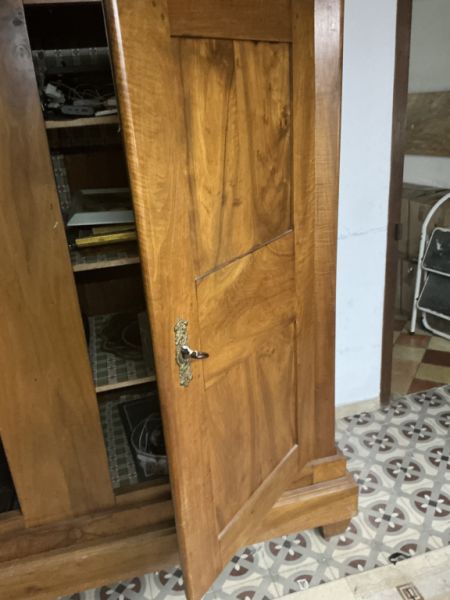 Antiker Kirschholzschrank – massive Handarbeit, original, ca. 19. Jh. – zerlegbar