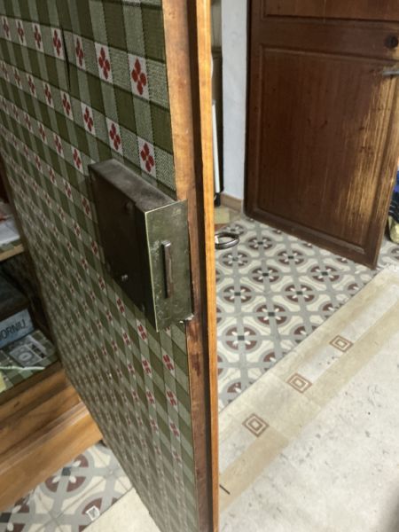 Antiker Kirschholzschrank – massive Handarbeit, original, ca. 19. Jh. – zerlegbar