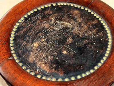 Antiker Klavierhocker (um 1900) – Massivholz Eiche – Spindel einwandfrei