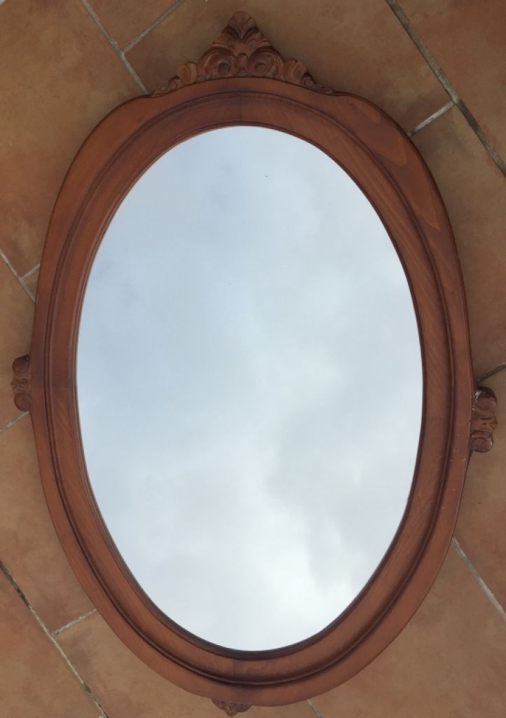 Antiker ovaler Spiegel