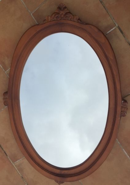 Antiker ovaler Spiegel