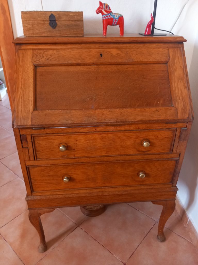 Antiker Sekretär zu verkaufen