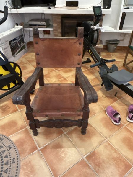 Antiker Spanischer Ledersessel