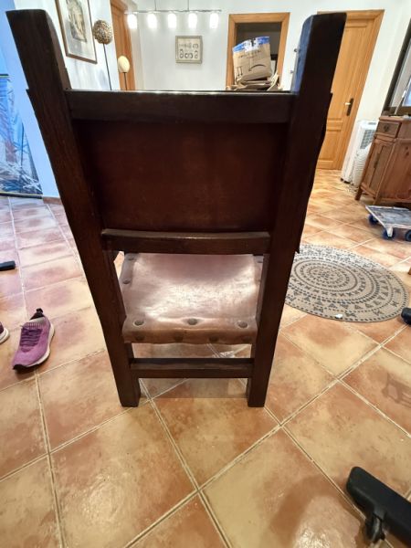 Antiker Spanischer Ledersessel