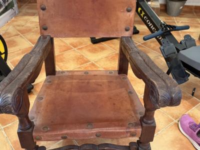 Antiker Spanischer Ledersessel