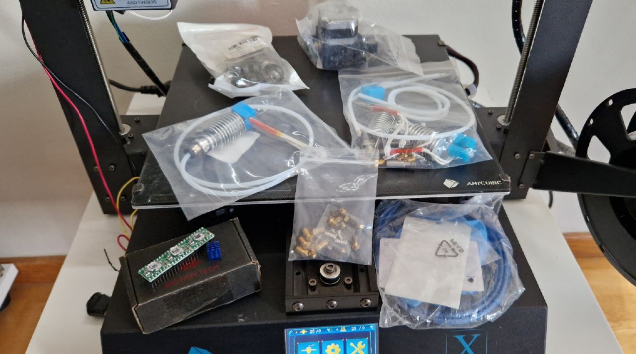 Anycubic Mega X - 3D printer with accessories and filament