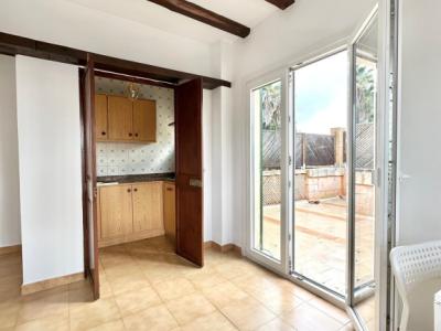 Apartment long-term rental: 2 bedrooms and balcony