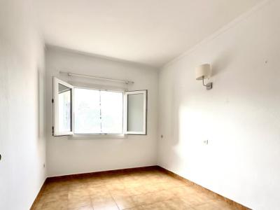 Apartment long-term rental: 2 bedrooms and balcony