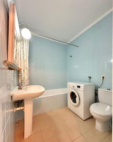 Apartment long-term rental: 2 bedrooms and balcony