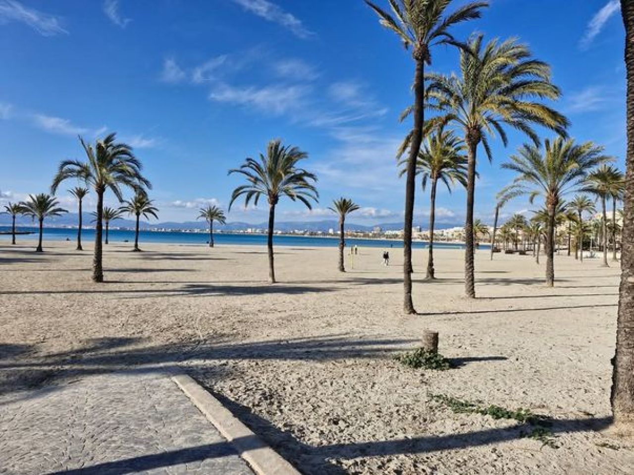 Arenal, large apartment with sea view