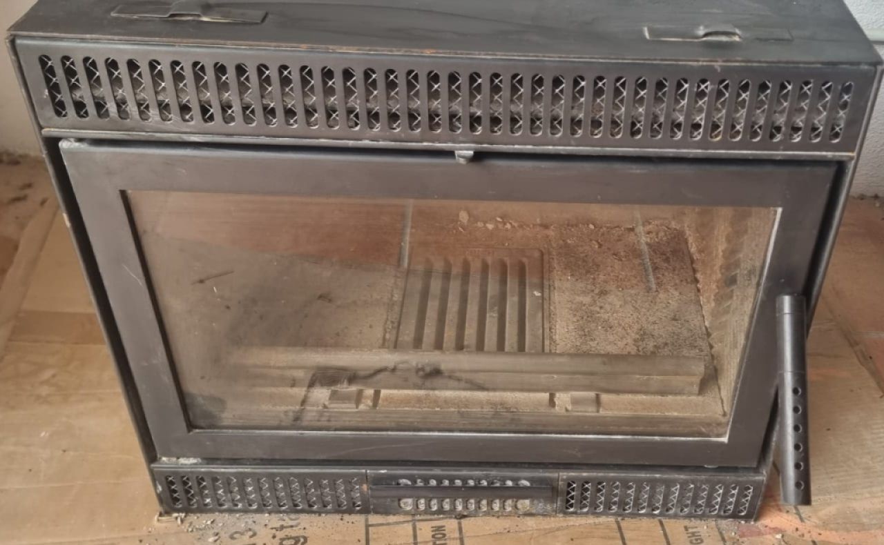 Ausgezeichneter *Spartherm*. Holzkamineinsatz aus Gusseisen.