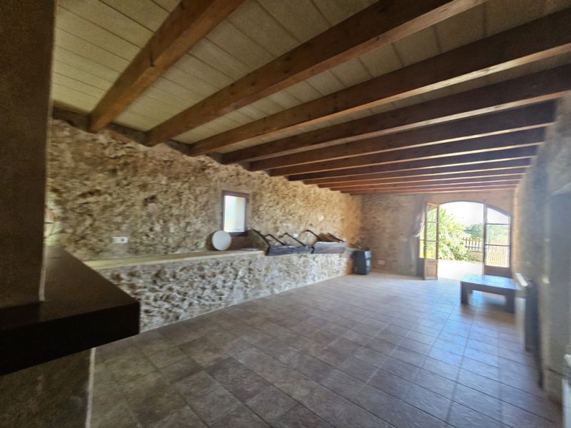 Authentic and lovingly renovated finca, pool, central heating, energy-efficient, no AC