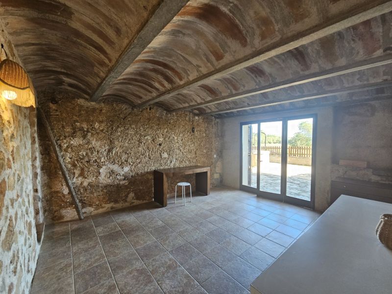 Authentic and lovingly renovated finca, pool, central heating, energy-efficient, no AC