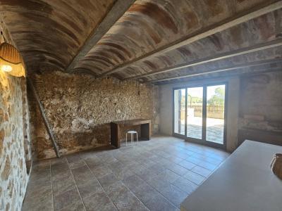 Authentic and lovingly renovated finca, pool, central heating, energy-efficient, no AC