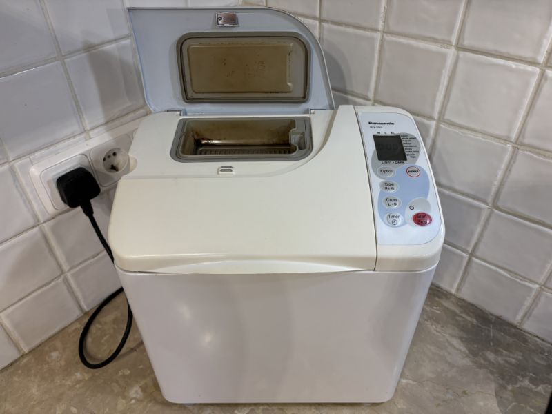 Automatische Brotbackmaschine mit Rosinen-/Nussdosierer