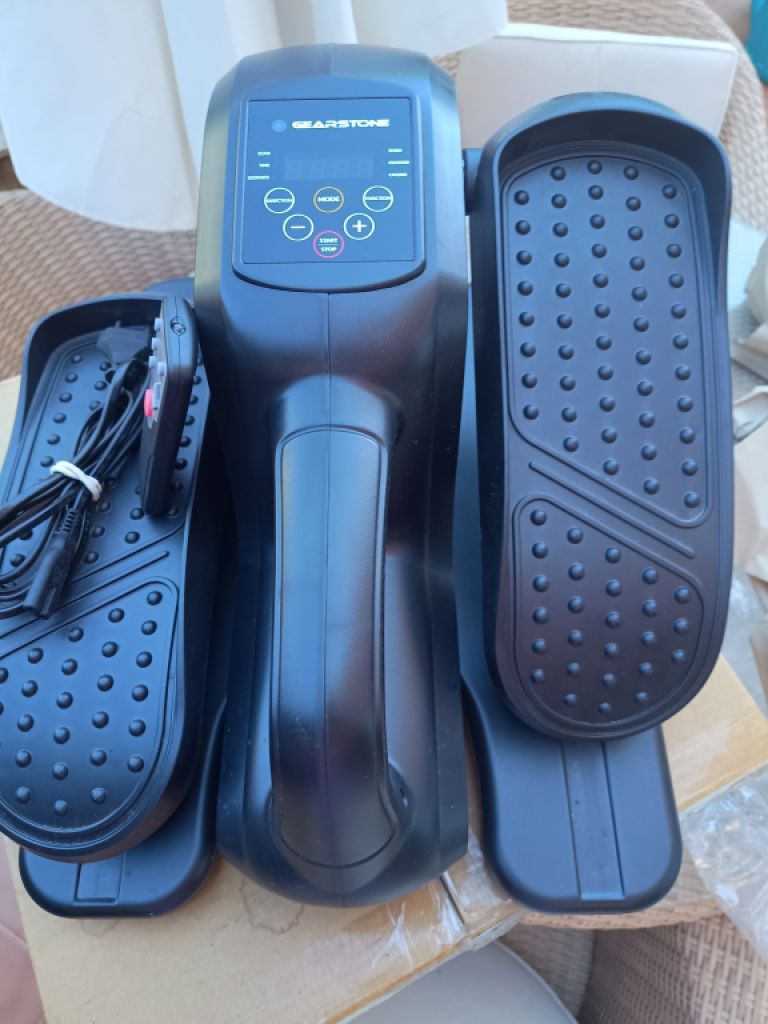 Automatic pedal machine