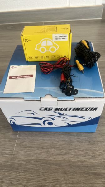 Car radio with 7-inch navigation system