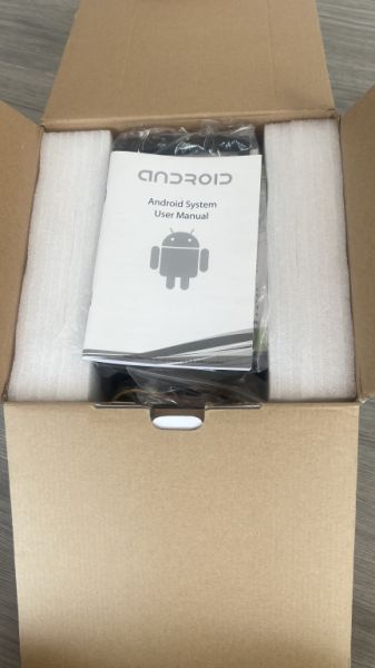 Car radio with 7-inch navigation system