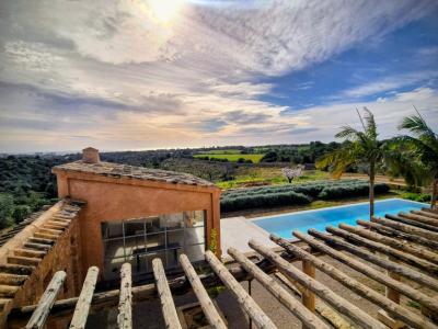 Avantgarde und Natur: Luxusvilla mit Panoramablick zwischen Porto Colom und Manacor