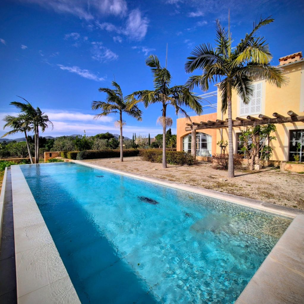 Avantgarde und Natur: Luxusvilla mit Panoramablick zwischen Porto Colom und Manacor