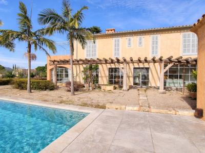 Avantgarde und Natur: Luxusvilla mit Panoramablick zwischen Porto Colom und Manacor